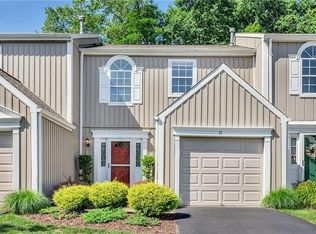 71 New London Ln, Oakmont, PA 15139