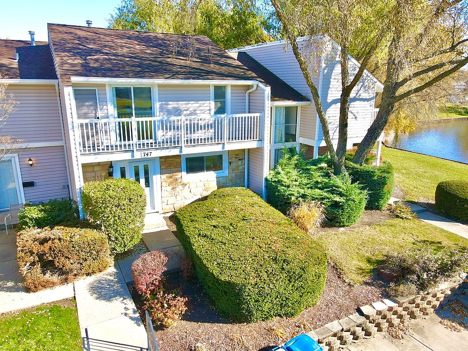 1st image of 747 Cove Ct