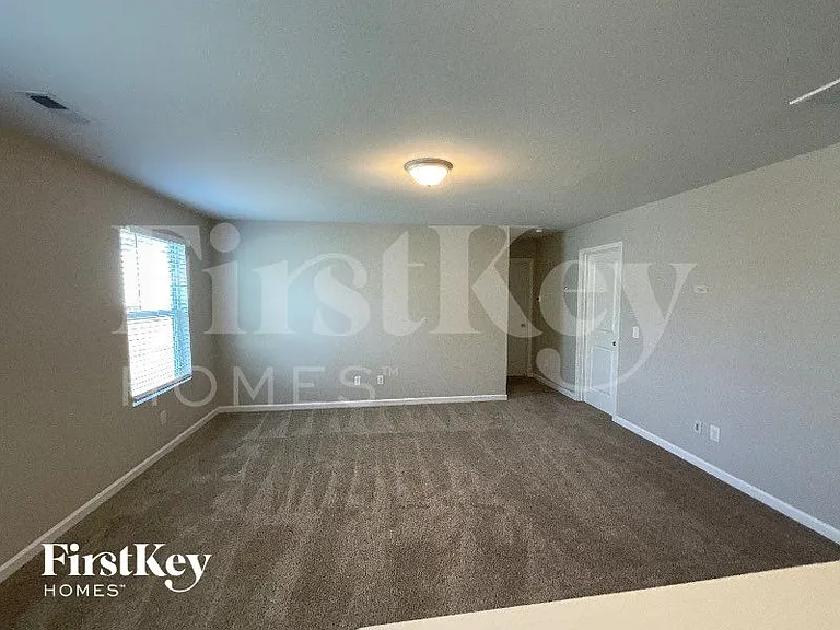 849 Bitting Hall Dr — Photo 2