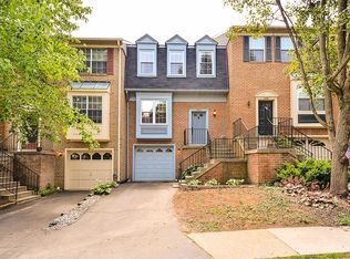 7827 Solomon Seal Dr, Springfield, VA 22152