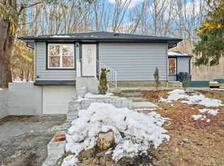 620 Hemlock Dr, Newton, NJ 07860