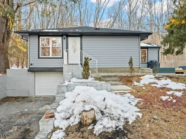 620 Hemlock Dr, Hampton Twp., NJ 07860