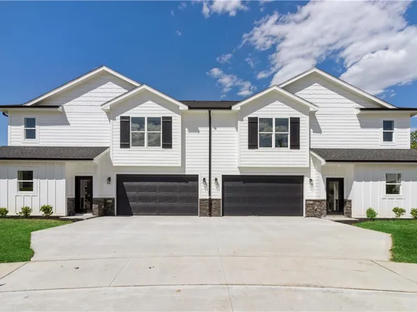 914 Ledgestone Ct, Polk City, IA 50226