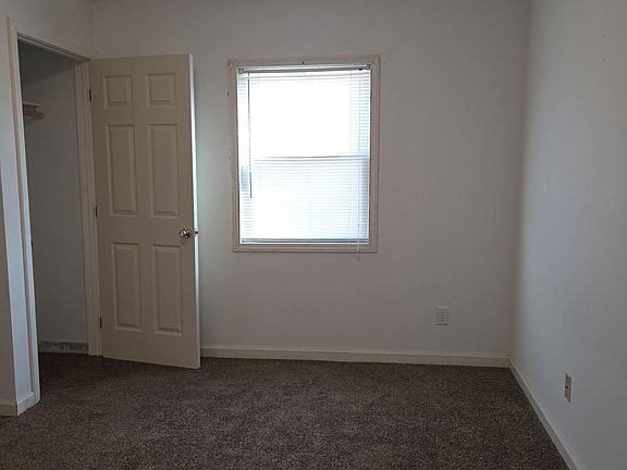 5th image of 1011 W Poplar St APT 14