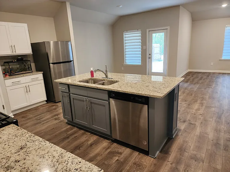 105 Batesburg Way — Photo 6