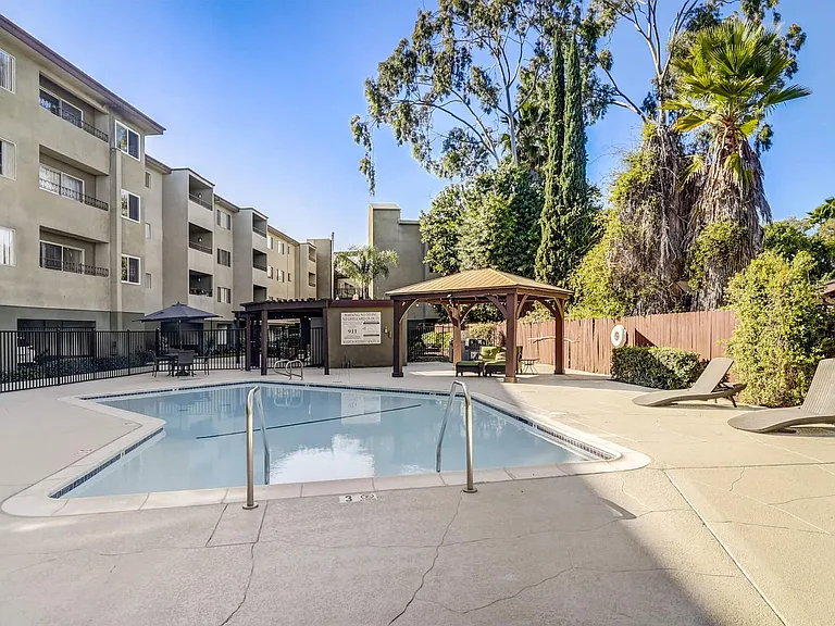 Penthouse Apartments | Spacious 1 & 2 Bedroom Apartments Near SDSU — Photo 11