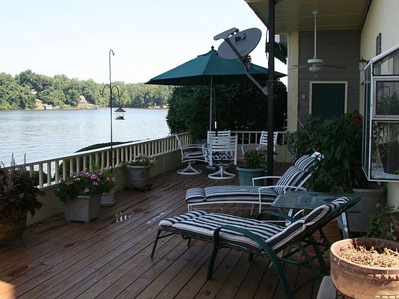 over 600 Sq Ft Deck