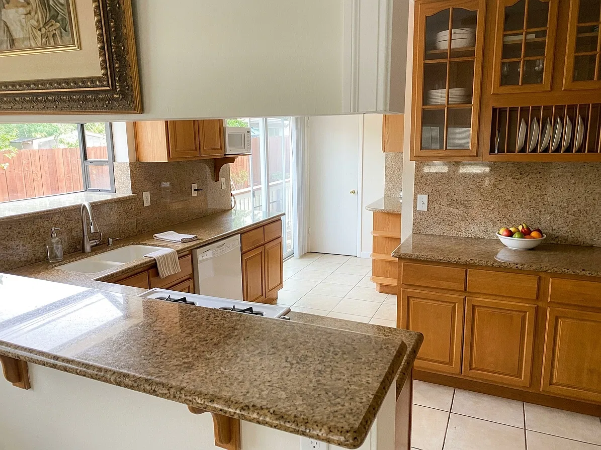 3 bed, 1423 sqft, $3,500 — Photo 4
