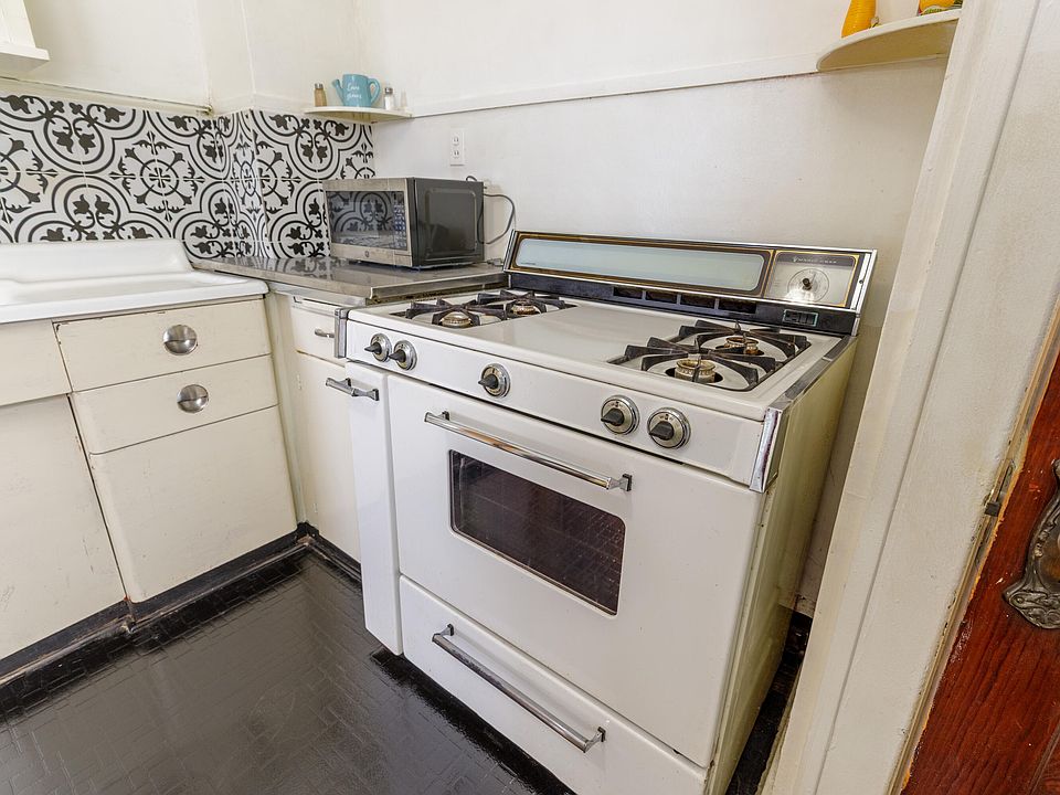 360 Burke St, photo 13