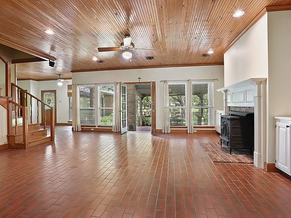 4th image of 5023 Waterford Dr