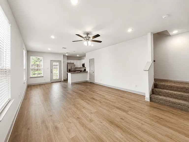 10219 Tulipwood Run — Photo 5