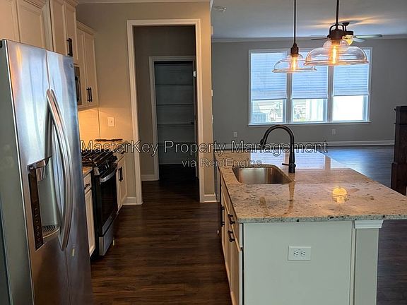 5th image of 727 Carraway Garden Dr