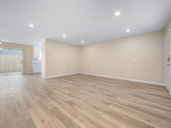 5th image of 7505 Santa Ysabel Ave #4