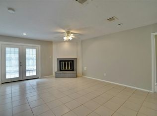 10811 Sugar Hill Dr #B, Houston, TX 77042