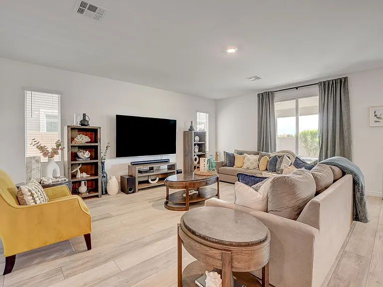 7069 Range Valley St — Photo 14
