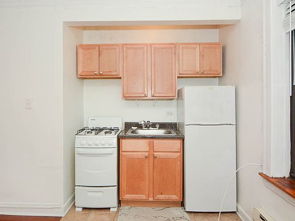 2nd image of 4546 N Damen Ave APT 205