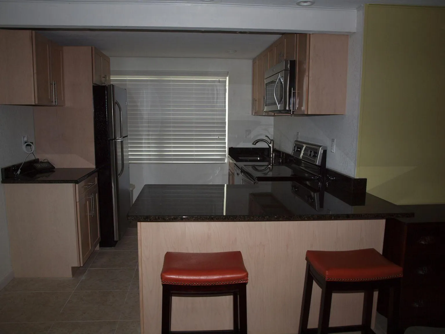 2 bed, 928 sqft, $3,000 — Photo 3
