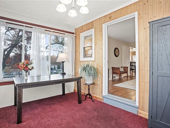 4th image of 18 Wells Ave