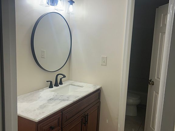 4th image of 5014 Bell Dr SE