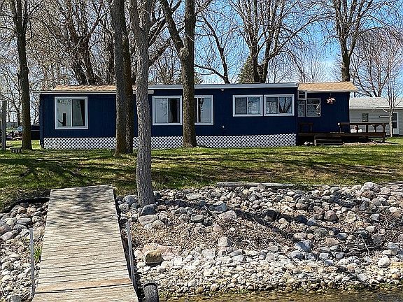 3rd image of 25842 Gunderson Dr