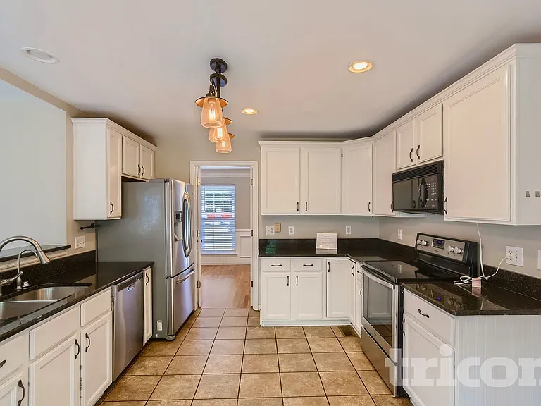 2420 Amber Glen Dr — Photo 13