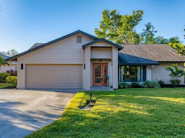 8706 11th Avenue Pl NW, Bradenton, FL 34209