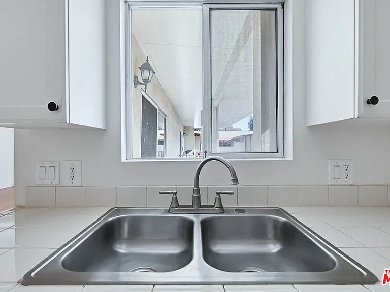 515 N Alfred St #206 — Photo 21