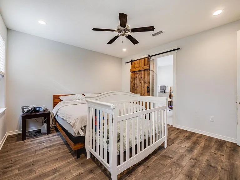 130 Creve Core Dr — Photo 22