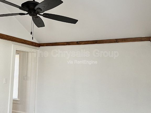 2nd image of 537 1/2 Bucklin St