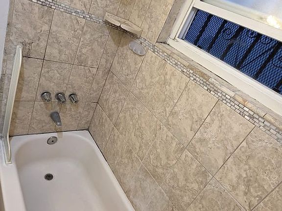 5th image of 1020 N Curson Ave APT 4