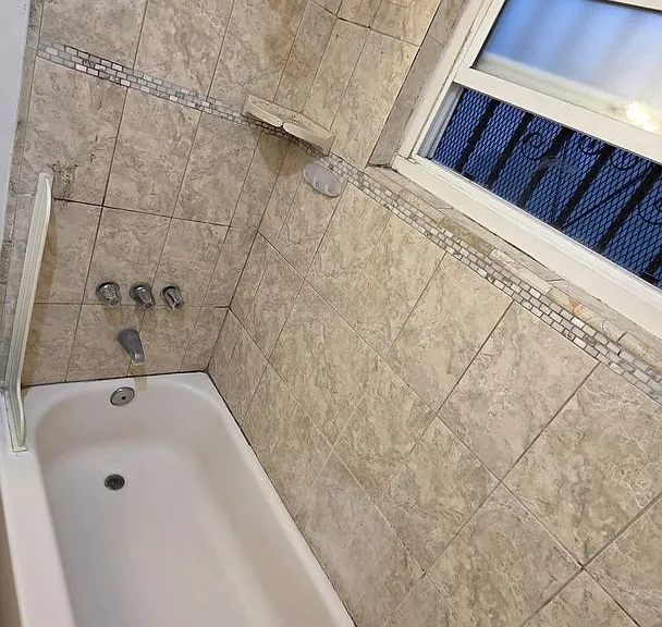 1020 N Curson Ave — Photo 5