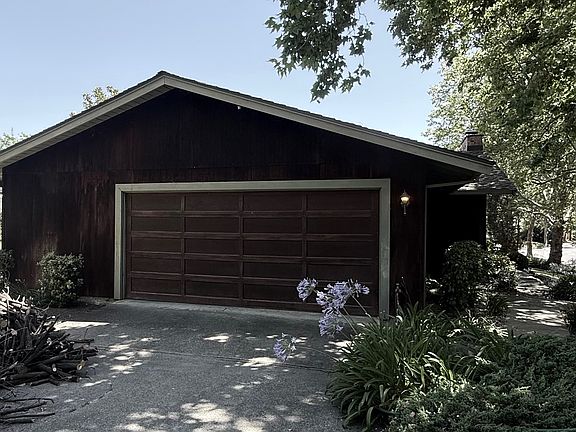 2.5 car garage