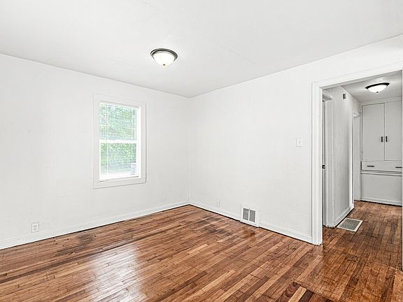 5th image of 446 S Sheridan St
