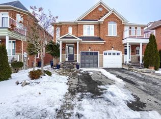 3704 Bloomington Cres N, Mississauga, ON L5M0A2