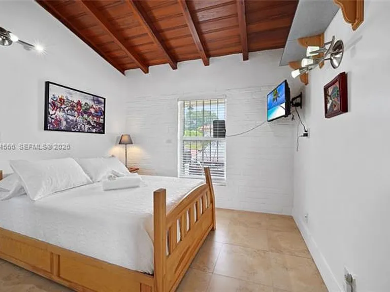2834 SW 33rd Ave — Photo 30