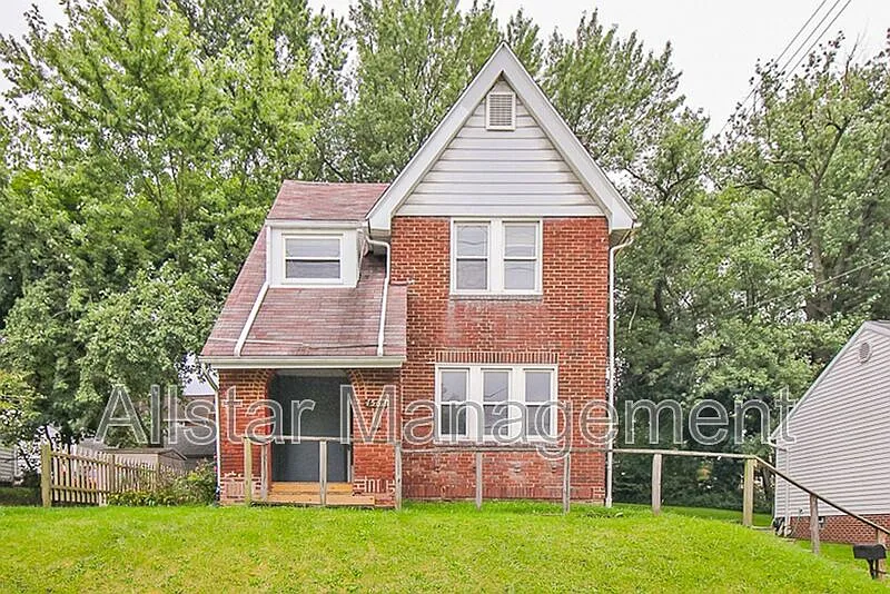 3 bed, 1.0 bath, 1460 sqft, $1,095 — Photo 3