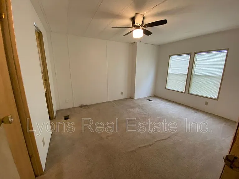 234 Lamplighter Ln — Photo 15