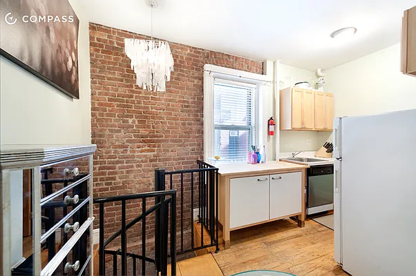 Rented by Compass | media 47