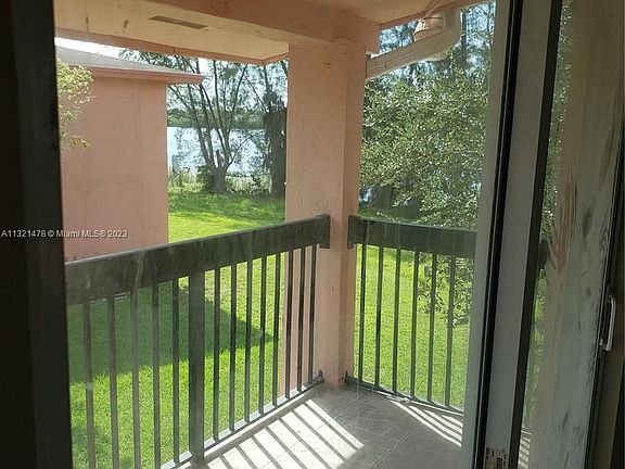 5th image of 1930 NW 119th St APT 722