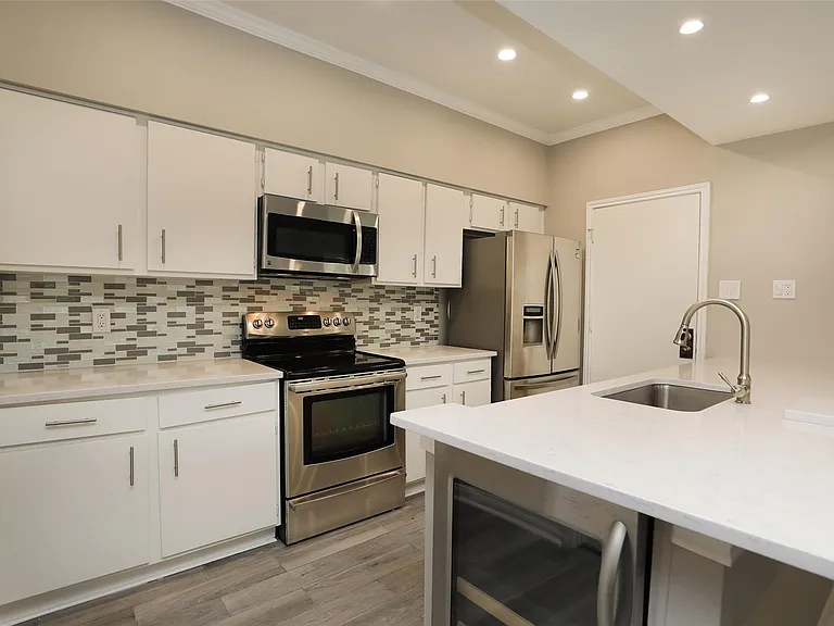 1201 McDuffie St #211 — Photo 14