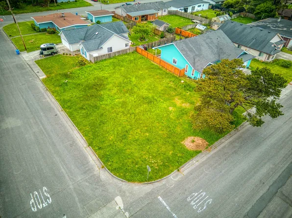 575 W Adams Ave, Crescent City, CA 95531