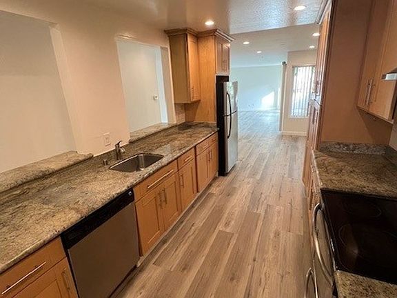 2nd image of 1222 Oak Grove Ave APT 105