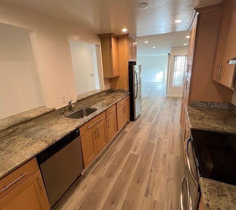 1st image of 1222 Oak Grove Ave APT 206