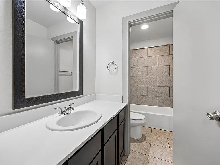 4300 Rosslyn — Photo 22