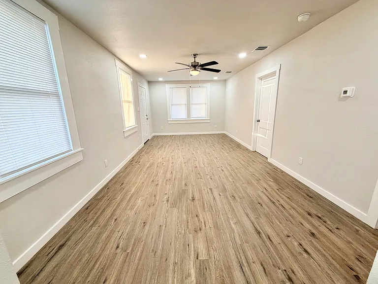 402 Eads Ave — Photo 2