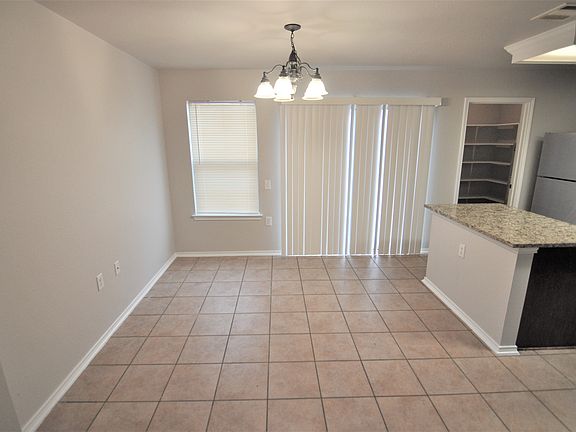 4th image of 5704 Clementine Ln #1