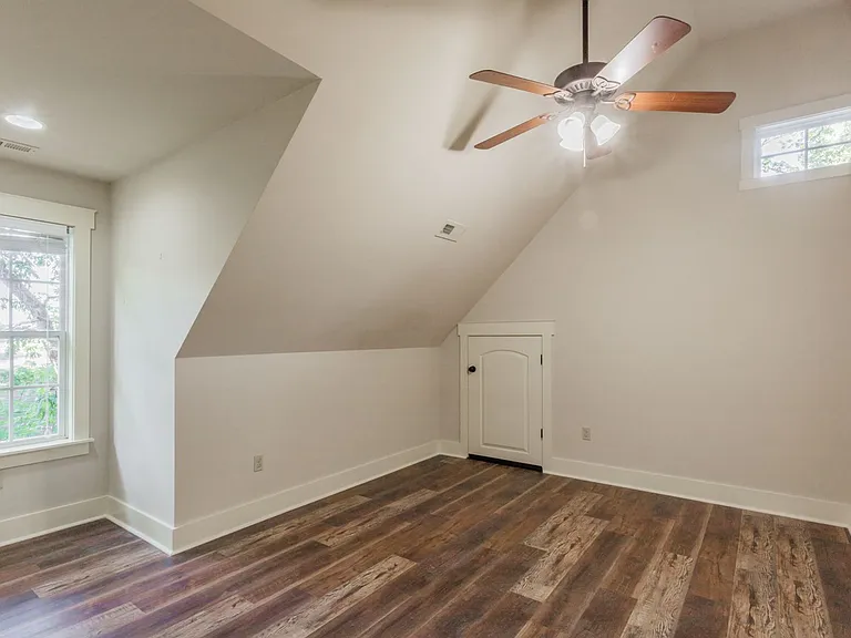 1456 Mercer St — Photo 24