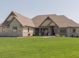 9365 Stonegate Rd, Cedarburg, WI 53012