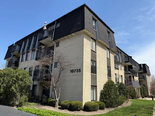 10735 5th Avenue Cut Off APT 202, Countryside, IL 60525