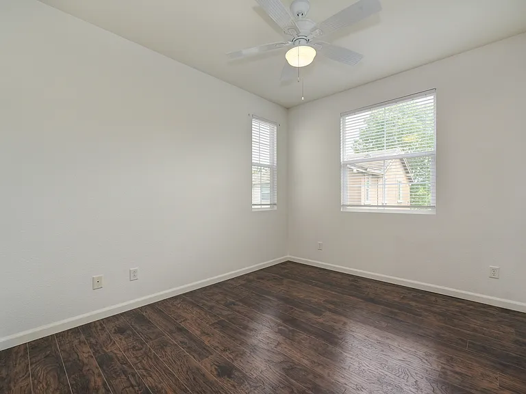 24 Crystalwood Cir — Photo 8